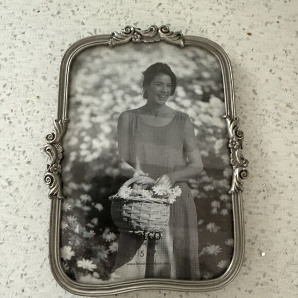 Fetco 5x7 Pewter Picture Frame Ornate Rear Loading Velvet Back and Stand New - Picture 2 of 4